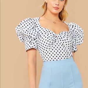 Sweetheart neck twist front puff sleeves top